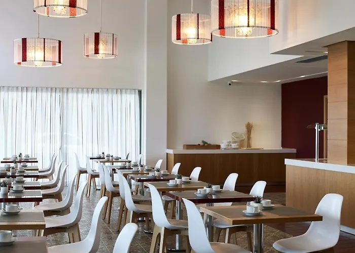 Hotel Aquarium View 4*