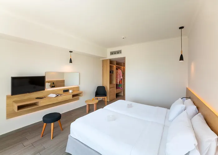 Aquarium View Hotel 4*