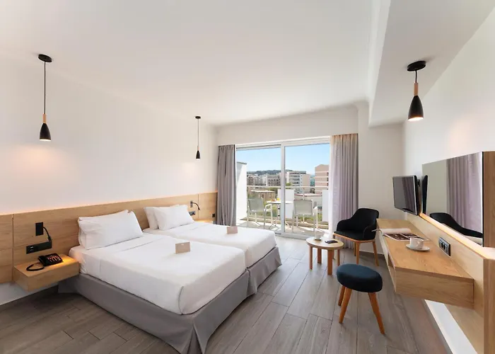 Hotel Aquarium View 4*