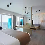 Hotel Aquarium View 4*