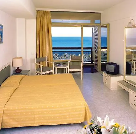 מלון Aquarium View 4*
